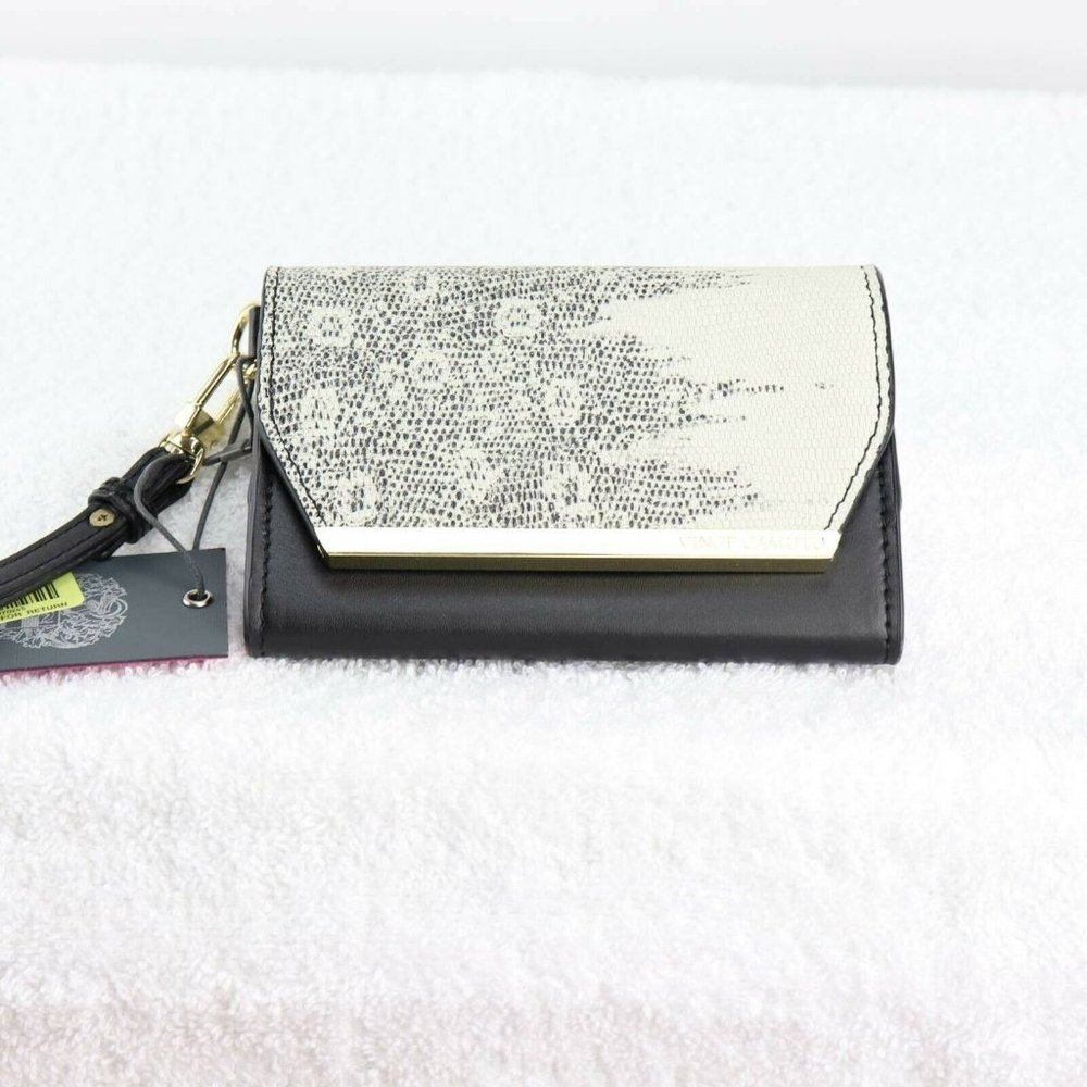 Vince Camuto‎ Womens Wristlet Gray Black Snakeskin Print Snap Flap Micro New